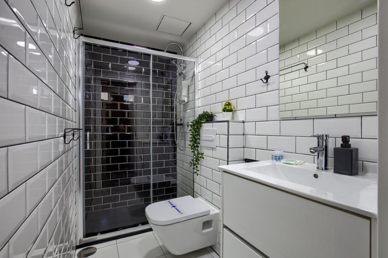 Appartamento Charming Sol Attic Madrid Esterno foto
