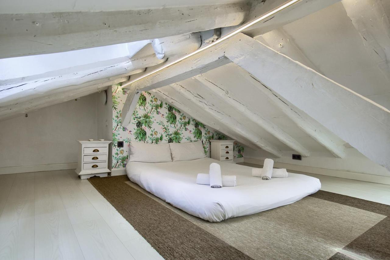 Appartamento Charming Sol Attic Madrid Esterno foto