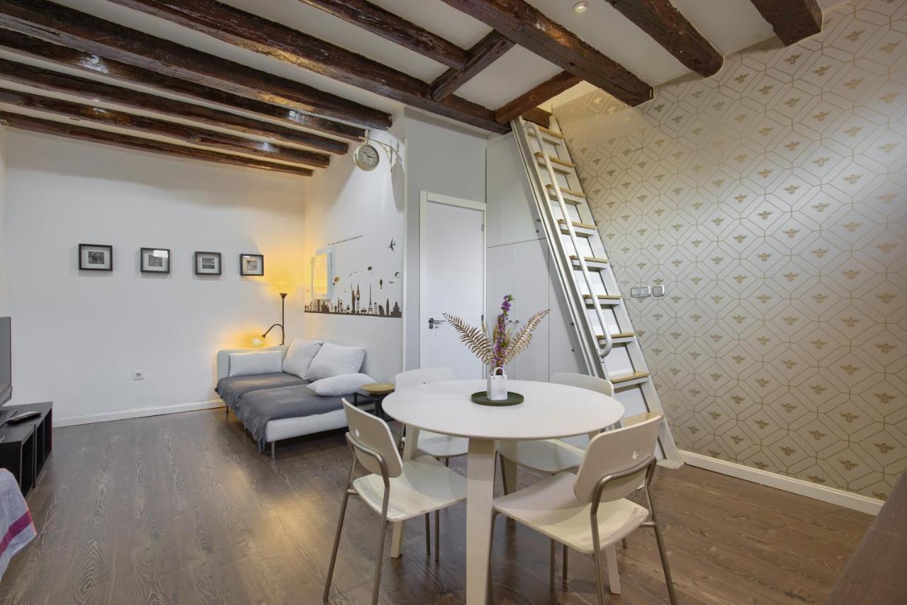 Appartamento Charming Sol Attic Madrid Esterno foto