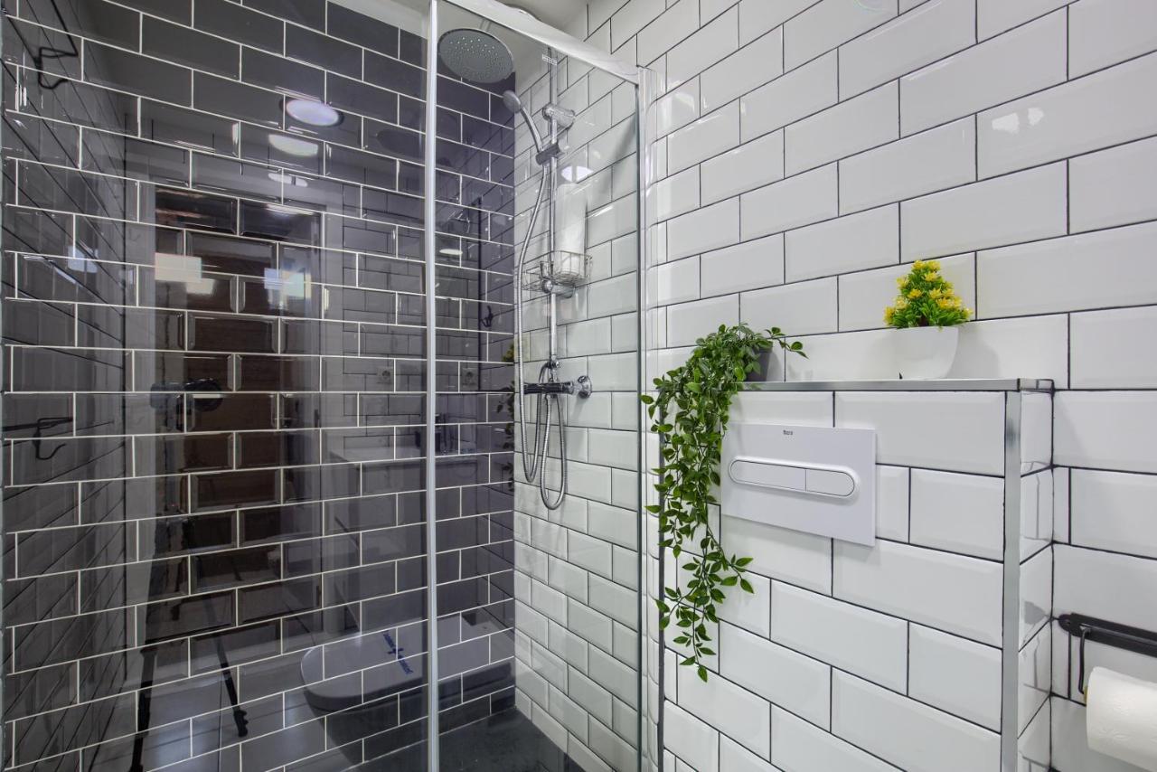 Appartamento Charming Sol Attic Madrid Esterno foto